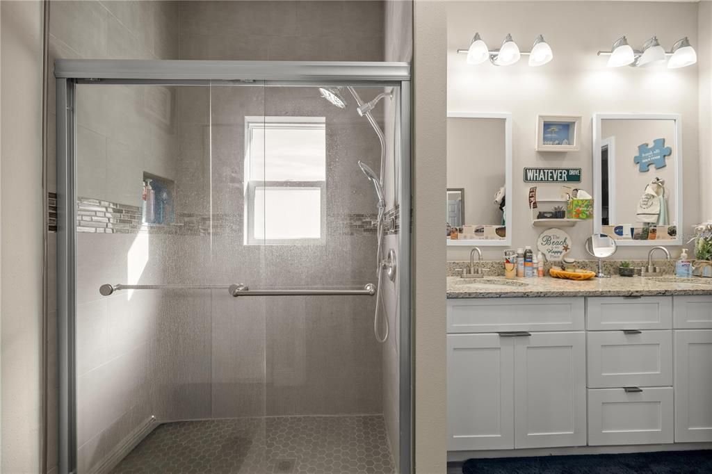 На продажу: $499,800 (4 спален, 2 ванн, 1683 Квадратных фут)