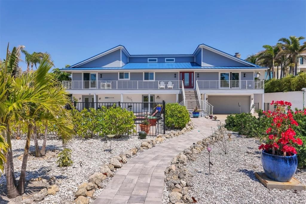 For Sale: $2,420,000 (4 beds, 4 baths, 4071 Square Feet)