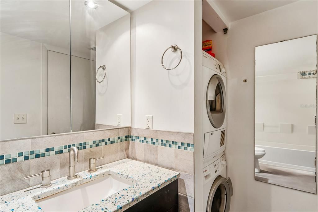 Под контрактом: $144,999 (1 спален, 1 ванн, 630 Квадратных фут)