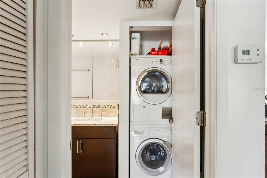 Под контрактом: $144,999 (1 спален, 1 ванн, 630 Квадратных фут)