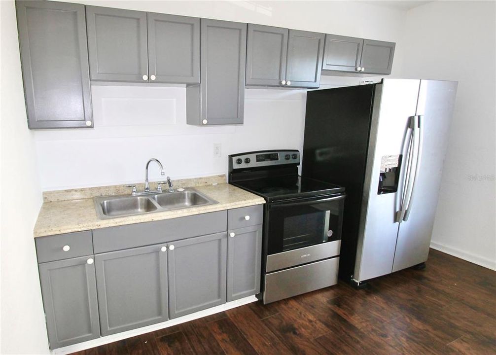 En Venta: $284,900 (5 camas, 0 baños, 1384 Pies cuadrados)