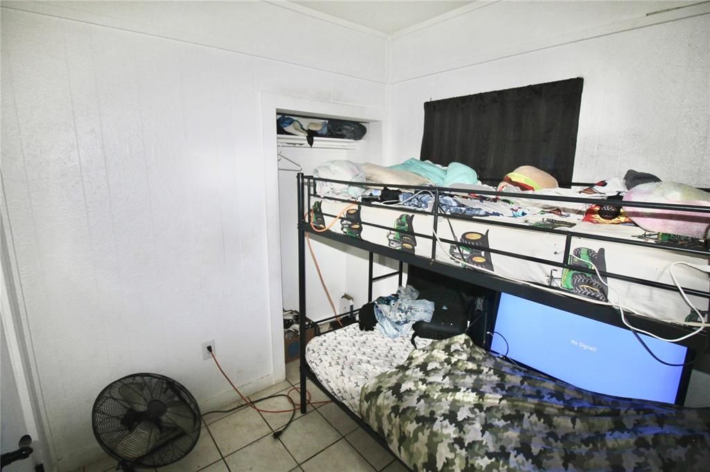 En Venta: $284,900 (5 camas, 0 baños, 1384 Pies cuadrados)