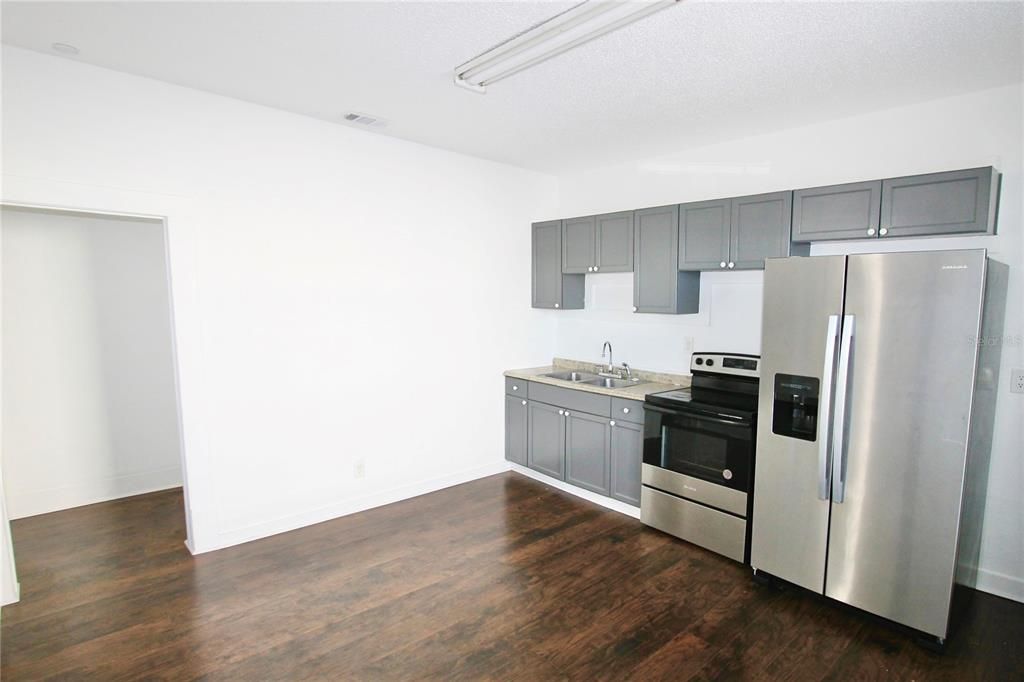 En Venta: $284,900 (5 camas, 0 baños, 1384 Pies cuadrados)