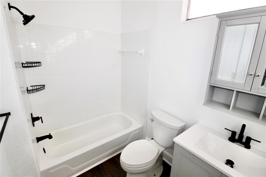 En Venta: $284,900 (5 camas, 0 baños, 1384 Pies cuadrados)