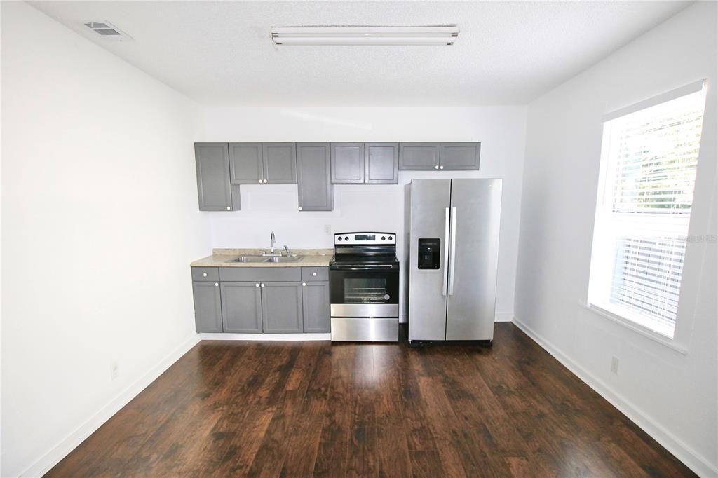 En Venta: $284,900 (5 camas, 0 baños, 1384 Pies cuadrados)