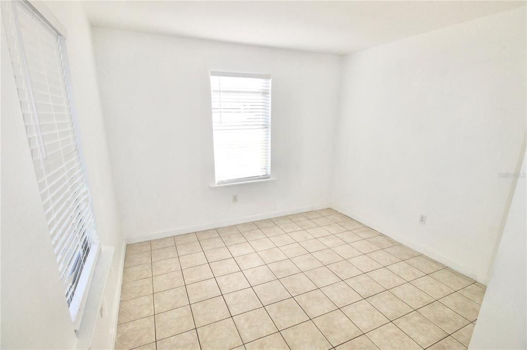 En Venta: $284,900 (5 camas, 0 baños, 1384 Pies cuadrados)