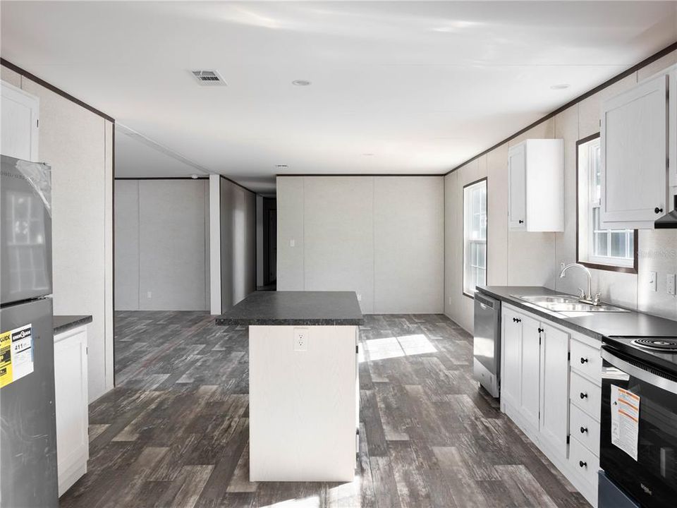 На продажу: $275,000 (5 спален, 3 ванн, 2240 Квадратных фут)