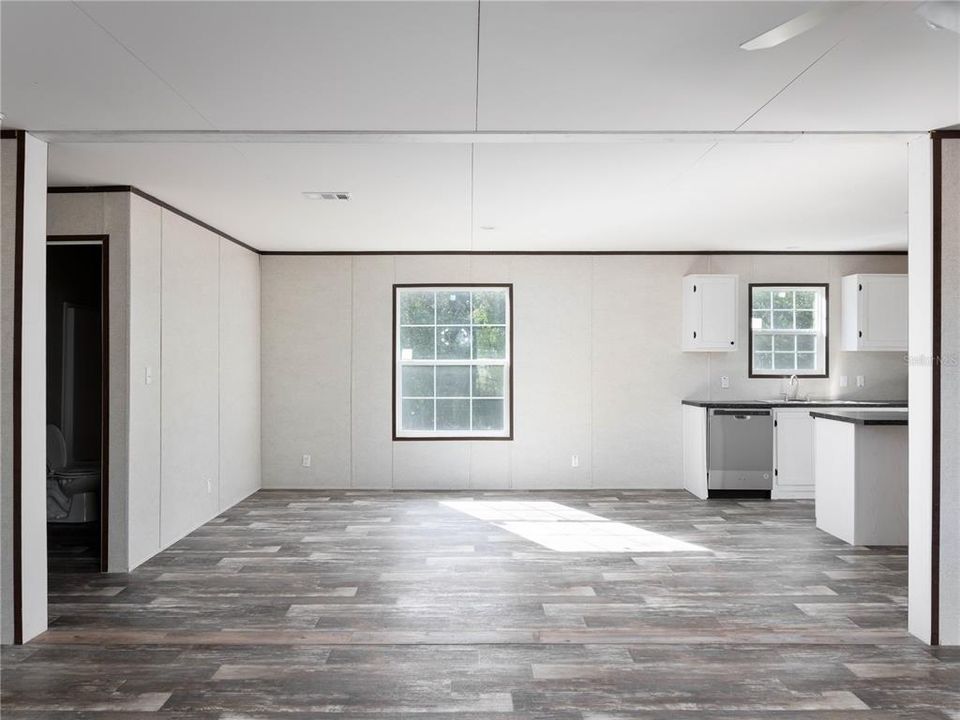 На продажу: $275,000 (5 спален, 3 ванн, 2240 Квадратных фут)