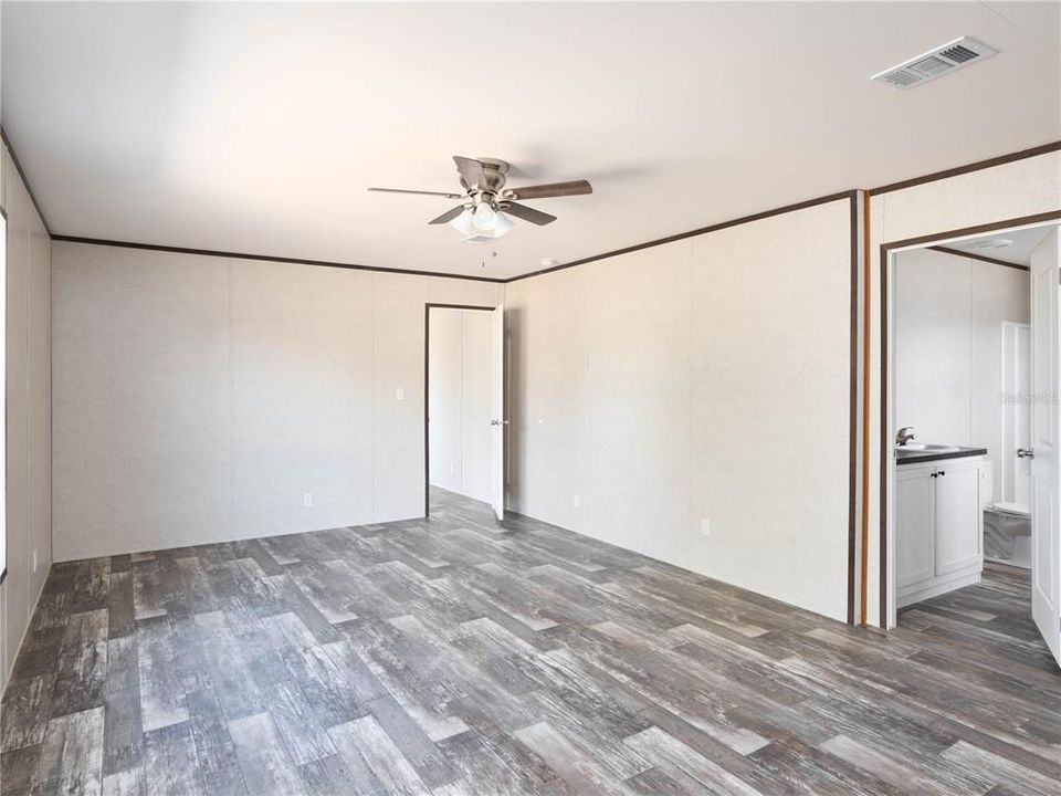 На продажу: $275,000 (5 спален, 3 ванн, 2240 Квадратных фут)