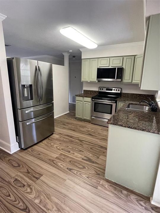 For Rent: $2,500 (3 beds, 1 baths, 1149 Square Feet)