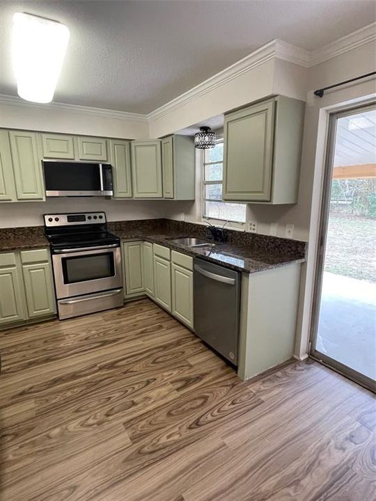For Rent: $2,500 (3 beds, 1 baths, 1149 Square Feet)