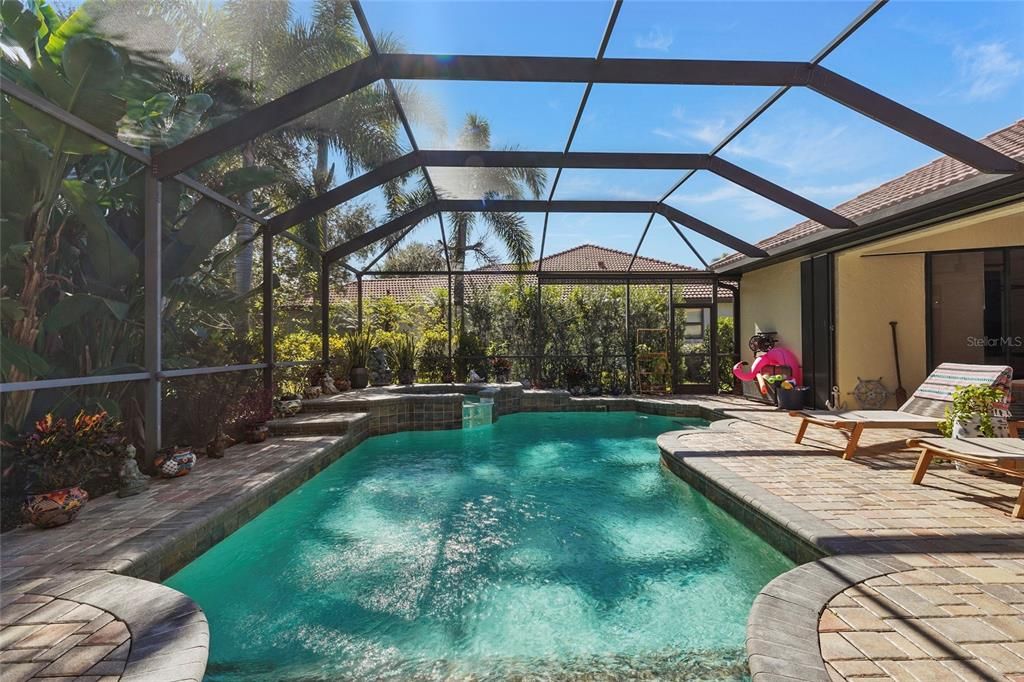 Activo con contrato: $940,000 (4 camas, 3 baños, 2893 Pies cuadrados)