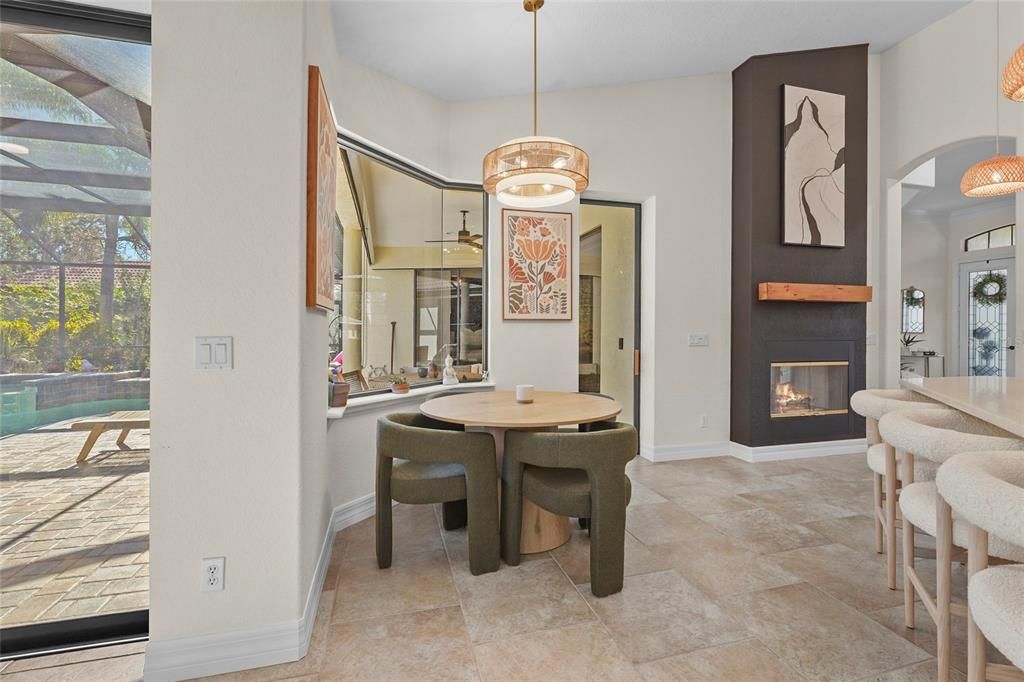 Activo con contrato: $940,000 (4 camas, 3 baños, 2893 Pies cuadrados)