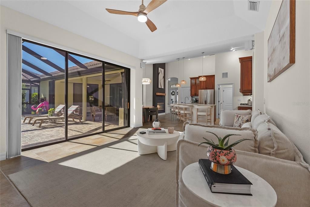 Activo con contrato: $940,000 (4 camas, 3 baños, 2893 Pies cuadrados)