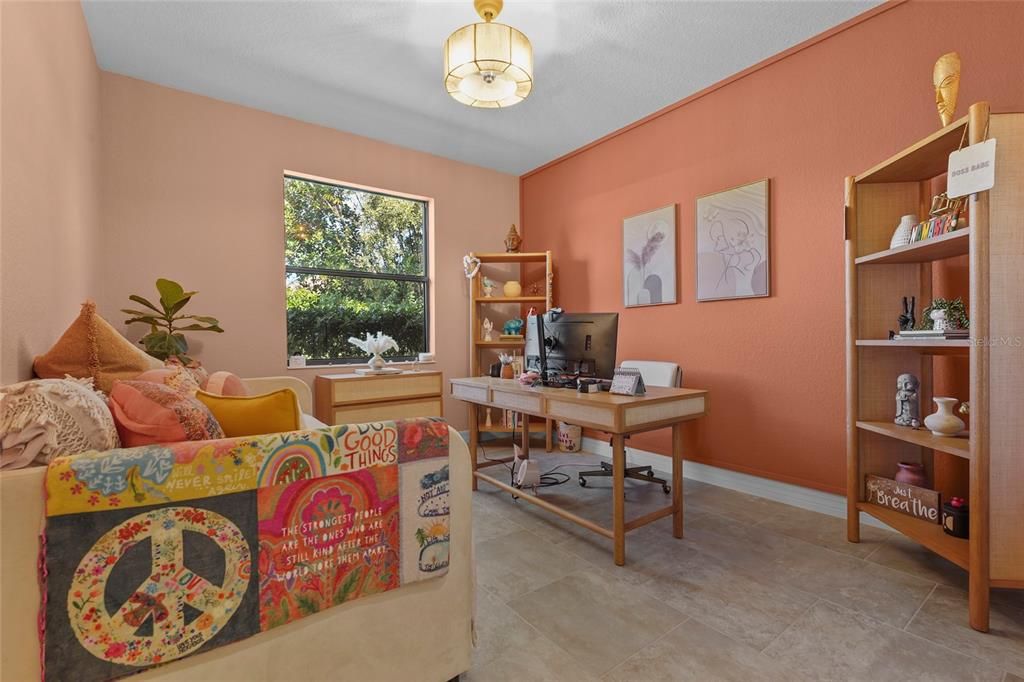Activo con contrato: $940,000 (4 camas, 3 baños, 2893 Pies cuadrados)
