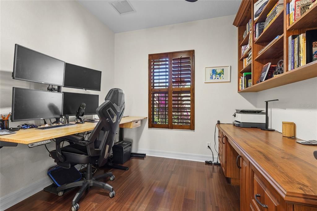 Activo con contrato: $940,000 (4 camas, 3 baños, 2893 Pies cuadrados)