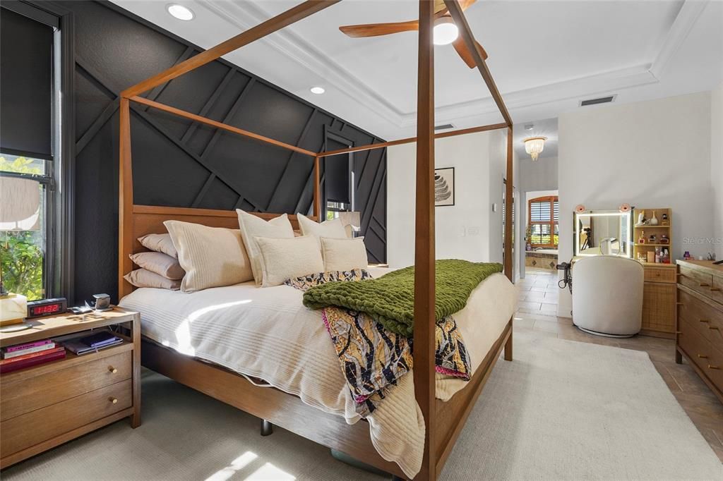 Activo con contrato: $940,000 (4 camas, 3 baños, 2893 Pies cuadrados)