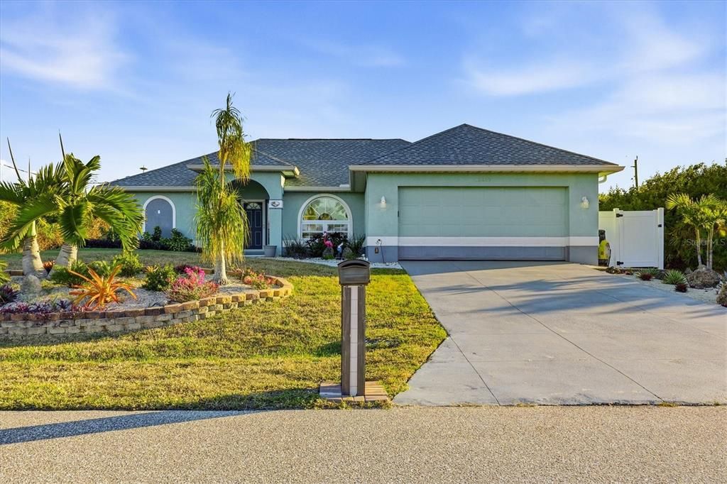 Active With Contract: $399,995 (3 beds, 2 baths, 1824 Square Feet)