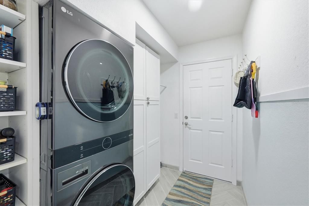 Active With Contract: $399,995 (3 beds, 2 baths, 1824 Square Feet)