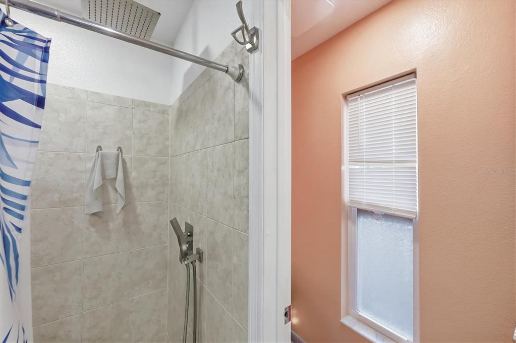 Active With Contract: $399,995 (3 beds, 2 baths, 1824 Square Feet)