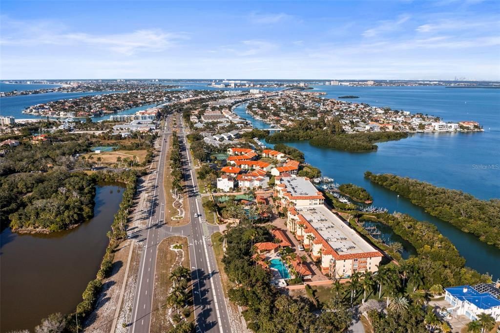 En Venta: $1,350,000 (3 camas, 3 baños, 2510 Pies cuadrados)