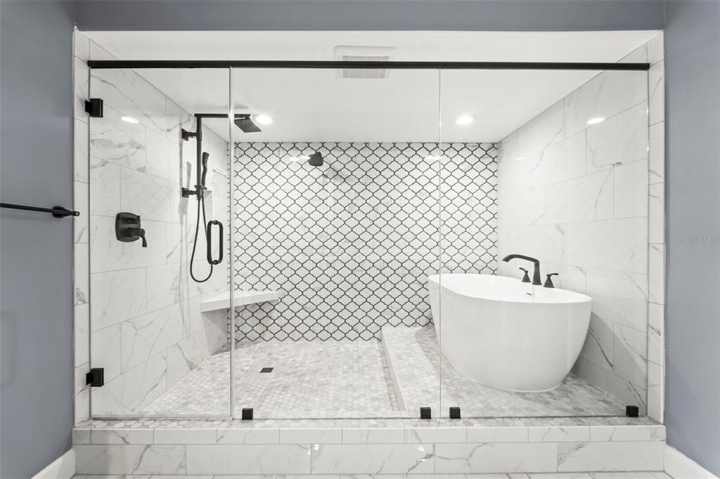 En Venta: $1,350,000 (3 camas, 3 baños, 2510 Pies cuadrados)