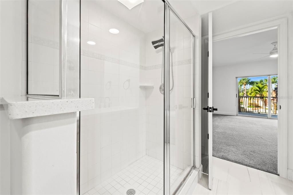 En Venta: $1,350,000 (3 camas, 3 baños, 2510 Pies cuadrados)