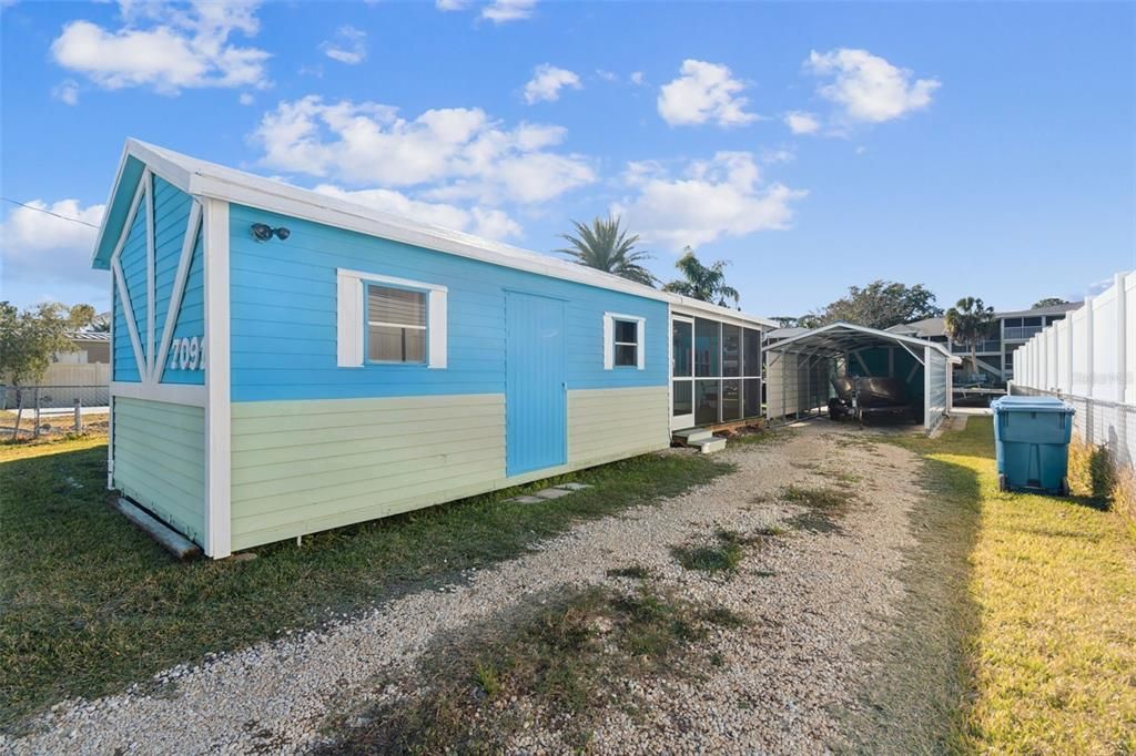 For Sale: $354,000 (2 beds, 2 baths, 672 Square Feet)
