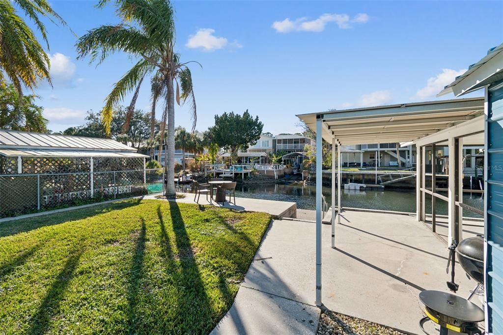 For Sale: $354,000 (2 beds, 2 baths, 672 Square Feet)