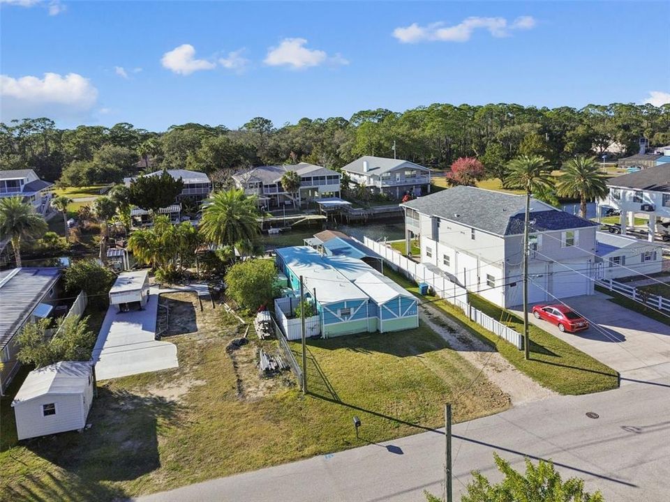 For Sale: $354,000 (2 beds, 2 baths, 672 Square Feet)