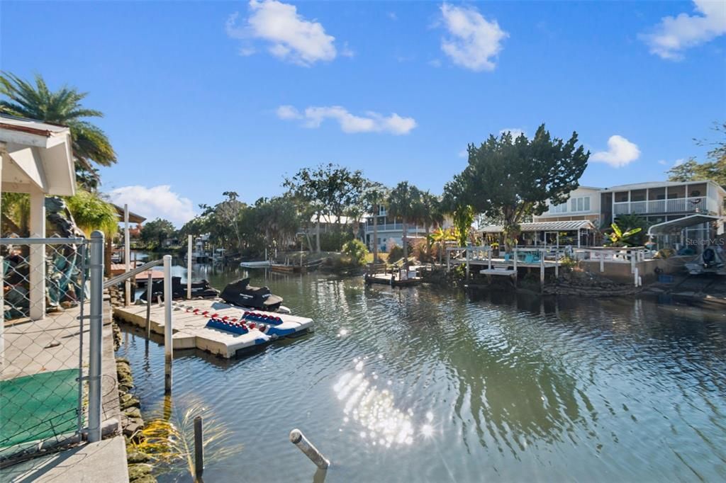 For Sale: $354,000 (2 beds, 2 baths, 672 Square Feet)