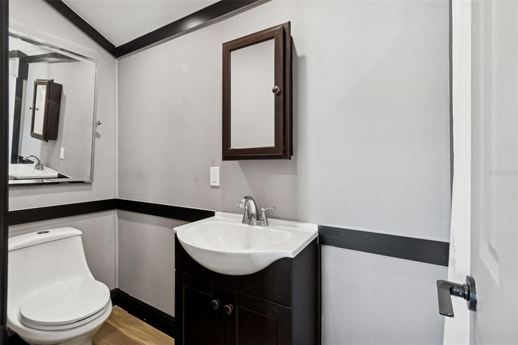 For Sale: $354,000 (2 beds, 2 baths, 672 Square Feet)