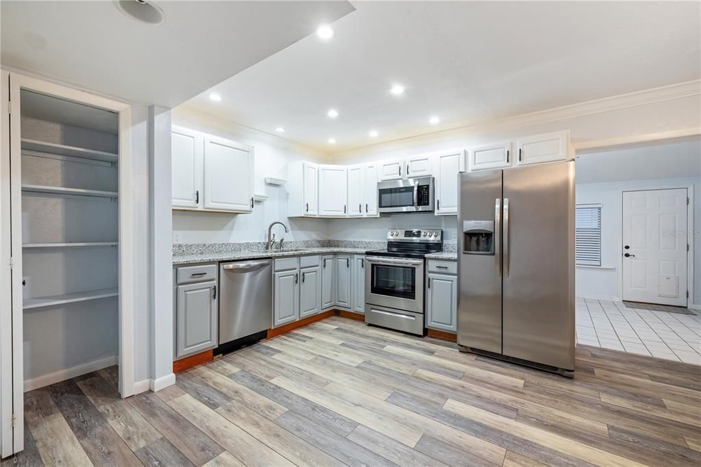 Activo con contrato: $188,900 (3 camas, 1 baños, 1182 Pies cuadrados)