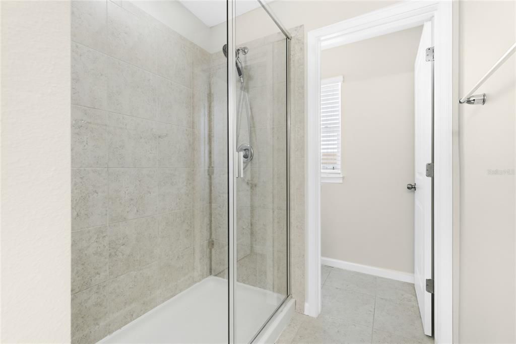 For Sale: $340,000 (3 beds, 2 baths, 1633 Square Feet)