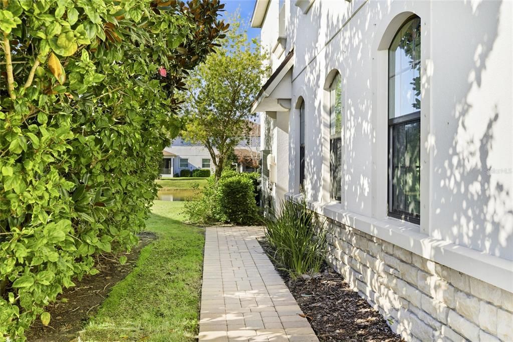 For Sale: $340,000 (3 beds, 2 baths, 1633 Square Feet)