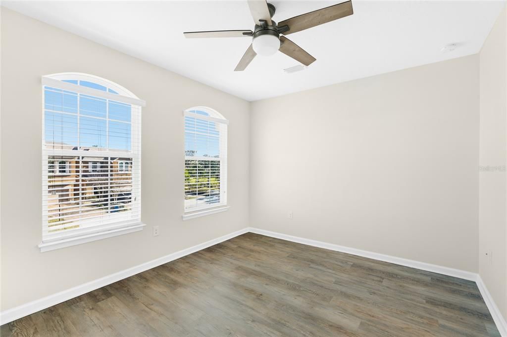 For Sale: $340,000 (3 beds, 2 baths, 1633 Square Feet)