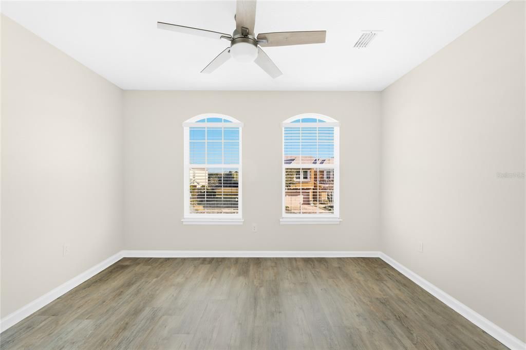 For Sale: $340,000 (3 beds, 2 baths, 1633 Square Feet)
