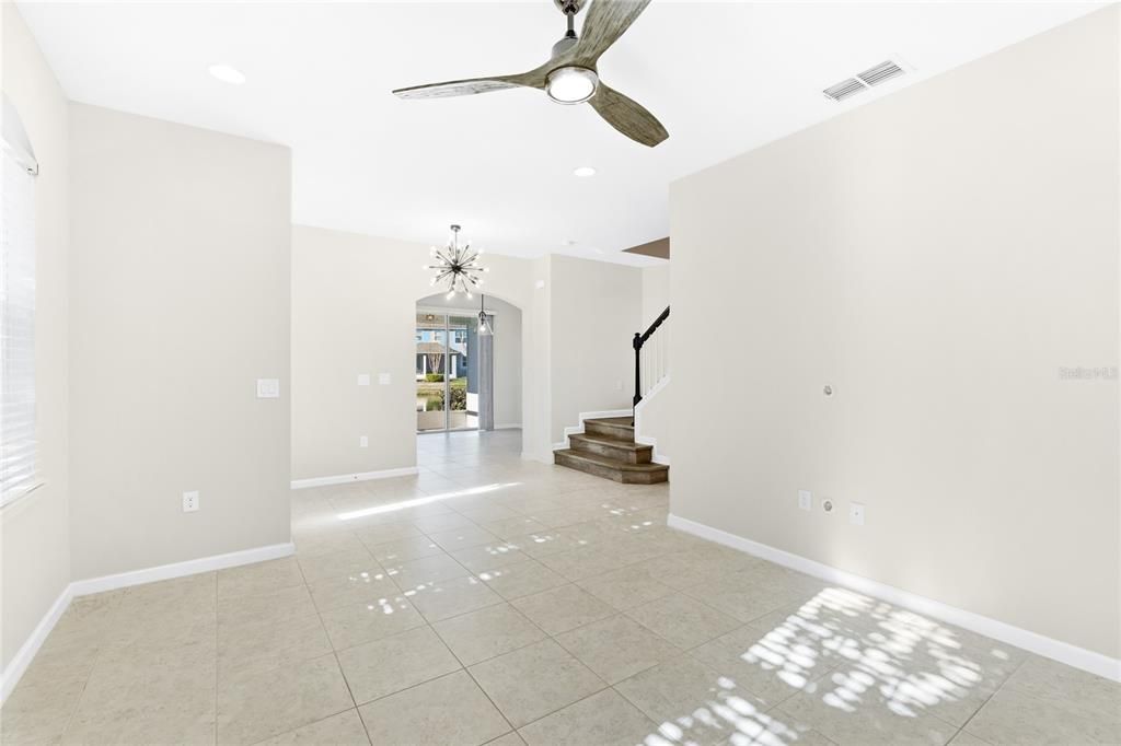 For Sale: $340,000 (3 beds, 2 baths, 1633 Square Feet)