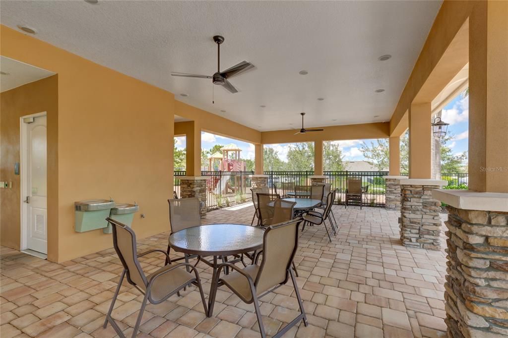 For Sale: $340,000 (3 beds, 2 baths, 1633 Square Feet)