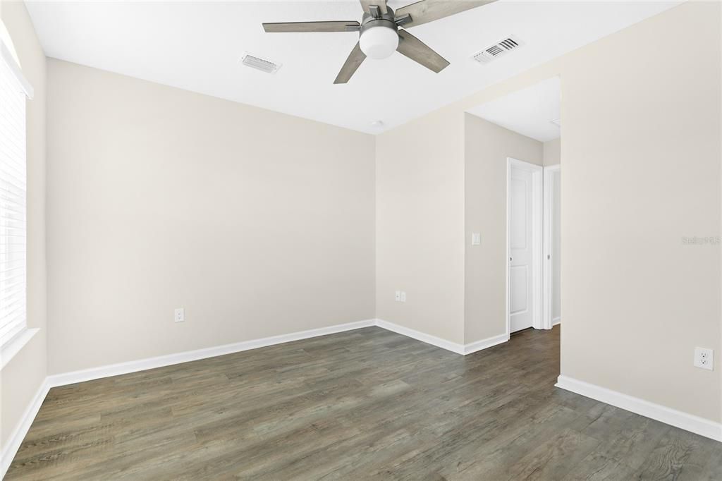 For Sale: $340,000 (3 beds, 2 baths, 1633 Square Feet)