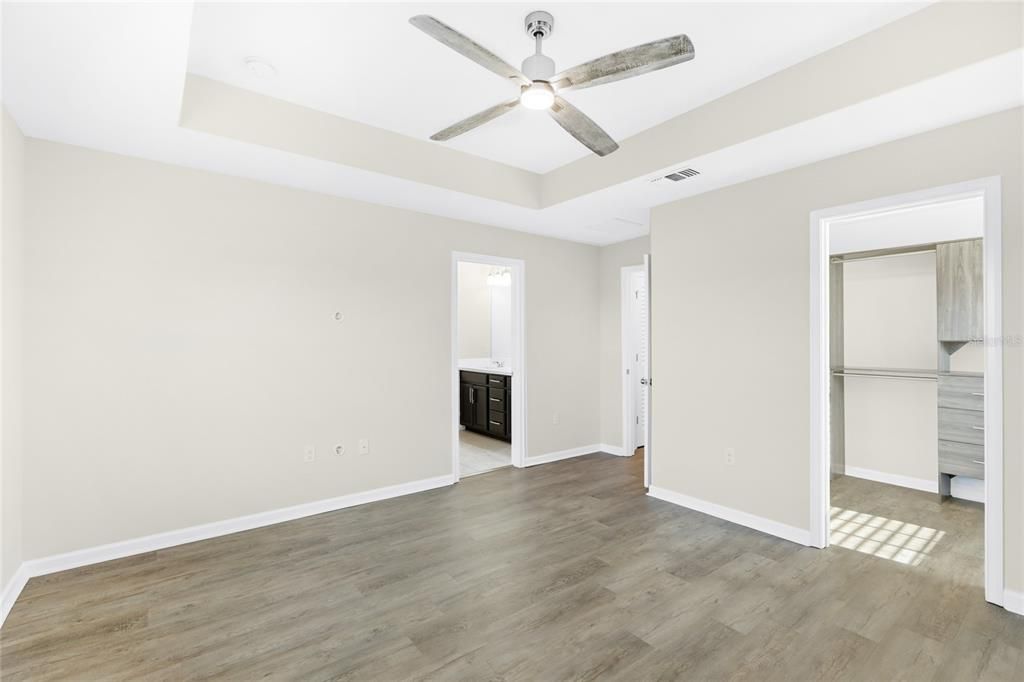 For Sale: $340,000 (3 beds, 2 baths, 1633 Square Feet)