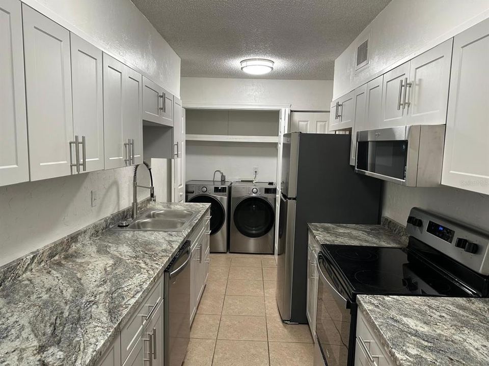 For Sale: $119,900 (3 beds, 2 baths, 1289 Square Feet)