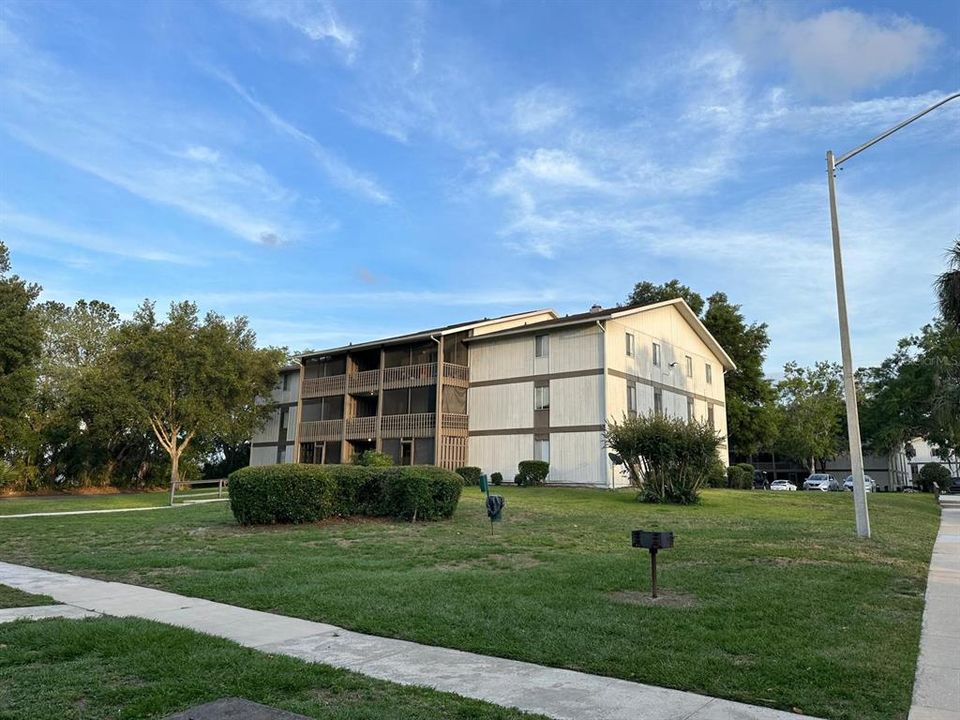 For Sale: $119,900 (3 beds, 2 baths, 1289 Square Feet)