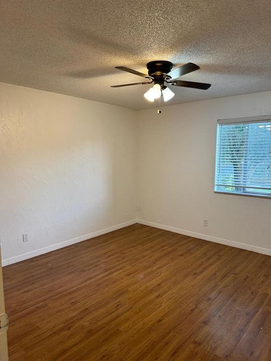 For Sale: $119,900 (3 beds, 2 baths, 1289 Square Feet)