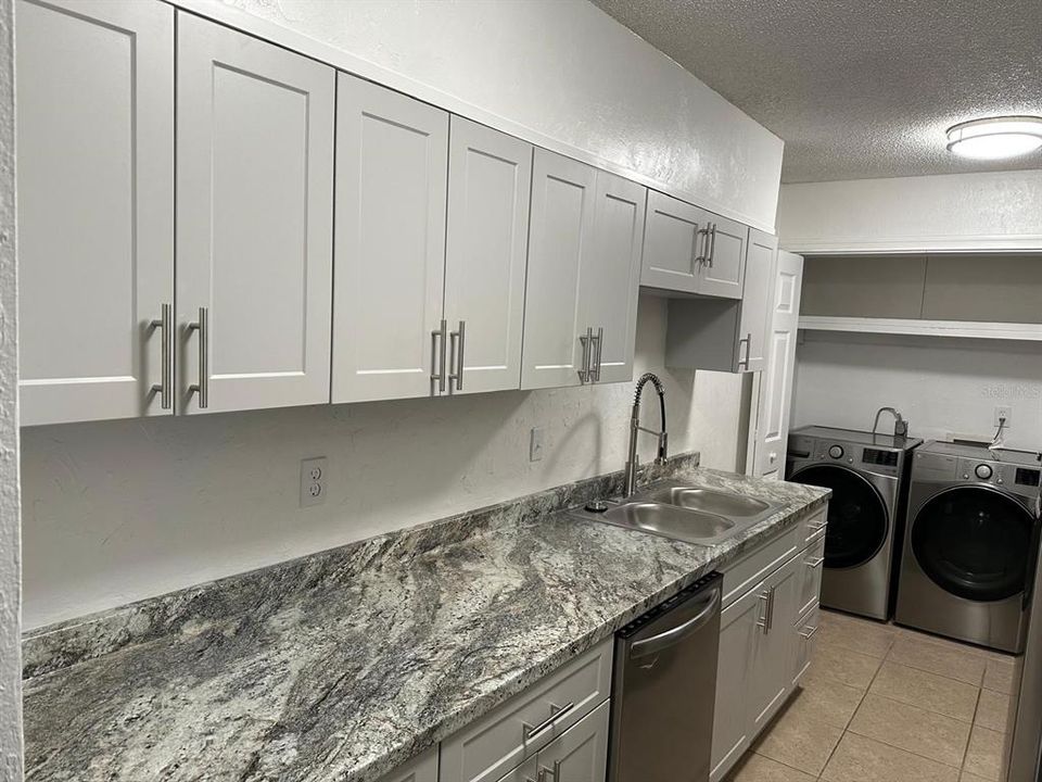 For Sale: $119,900 (3 beds, 2 baths, 1289 Square Feet)