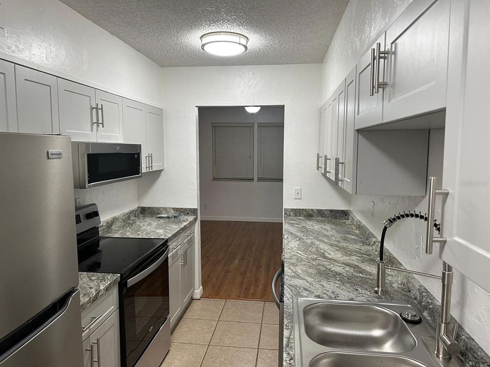 For Sale: $119,900 (3 beds, 2 baths, 1289 Square Feet)