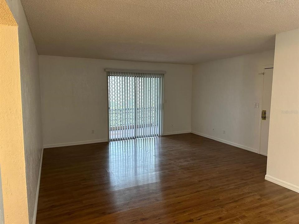 For Sale: $119,900 (3 beds, 2 baths, 1289 Square Feet)