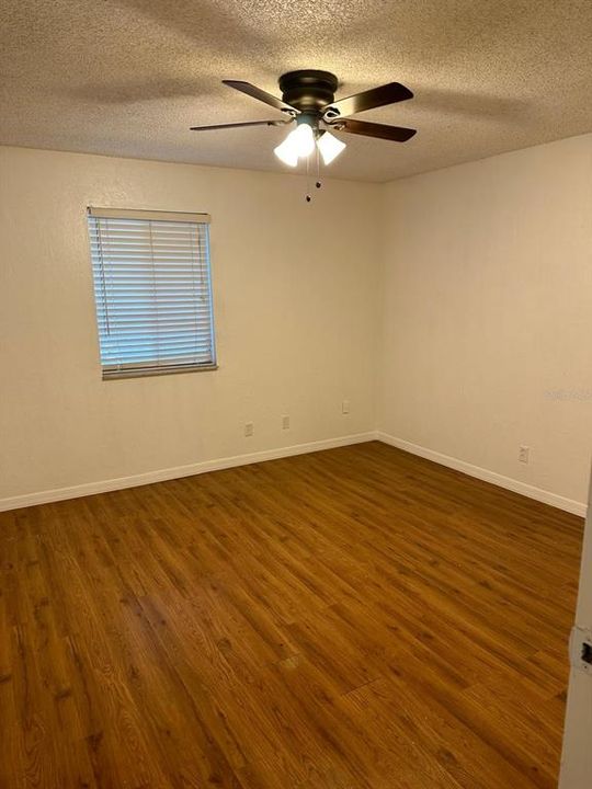 For Sale: $119,900 (3 beds, 2 baths, 1289 Square Feet)