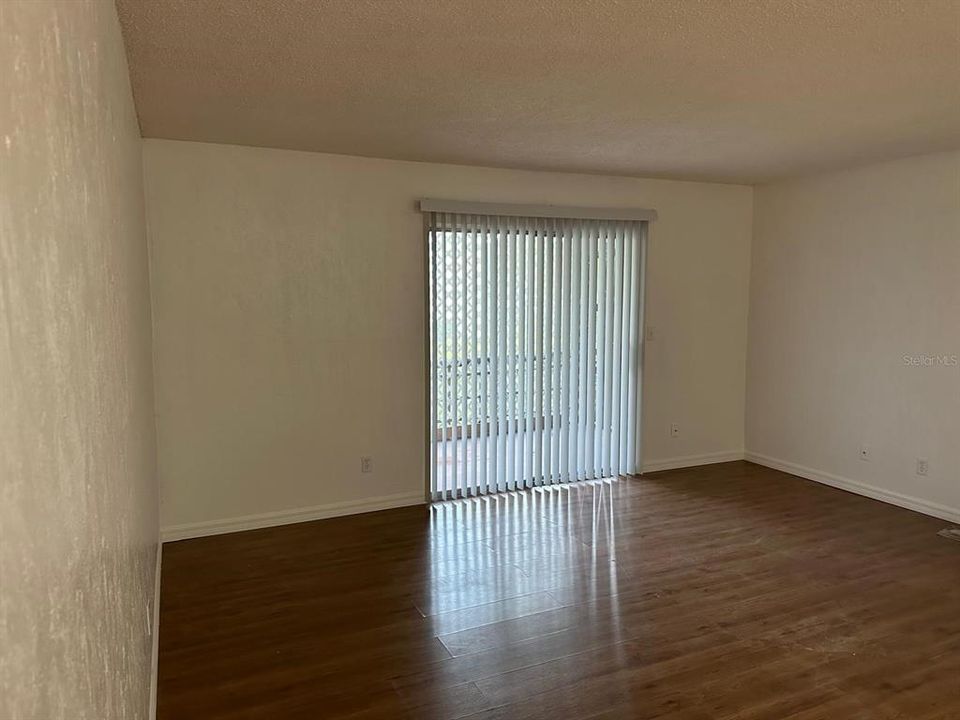 For Sale: $119,900 (3 beds, 2 baths, 1289 Square Feet)