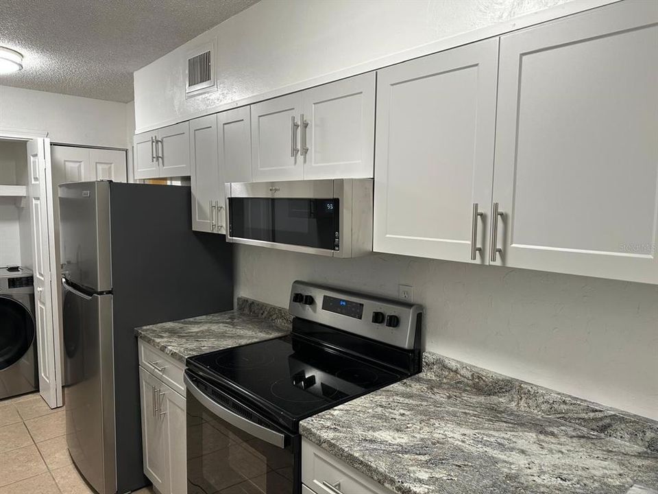 For Sale: $119,900 (3 beds, 2 baths, 1289 Square Feet)